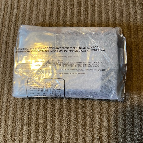 Coach Mini Skinny Id Case With Star Print nwt in packaging - Picture 4 of 4